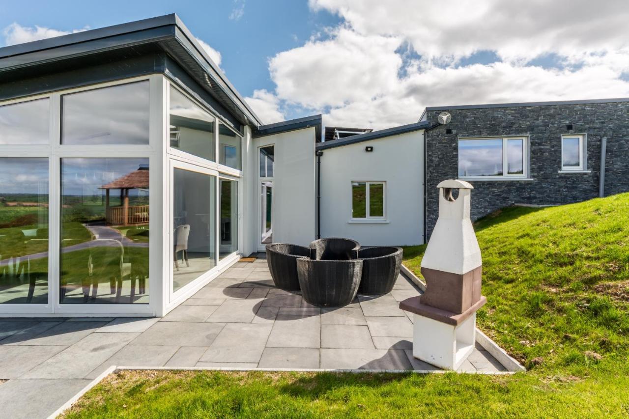 River Views,Kinsale, Hosted By Exquisite Holiday Homes, Sleeps 26 コーク エクステリア 写真