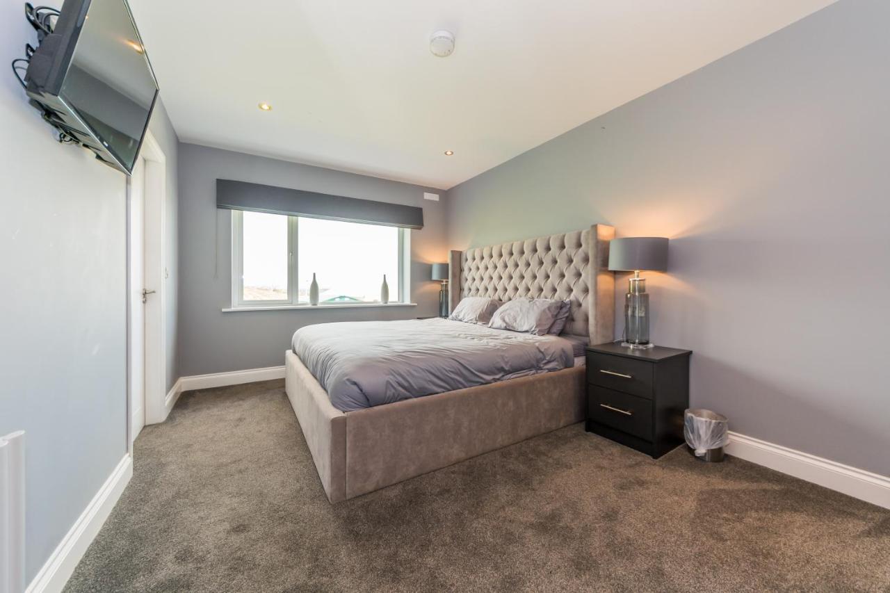 River Views,Kinsale, Hosted By Exquisite Holiday Homes, Sleeps 26 コーク エクステリア 写真