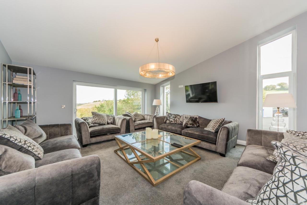 River Views,Kinsale, Hosted By Exquisite Holiday Homes, Sleeps 26 コーク エクステリア 写真