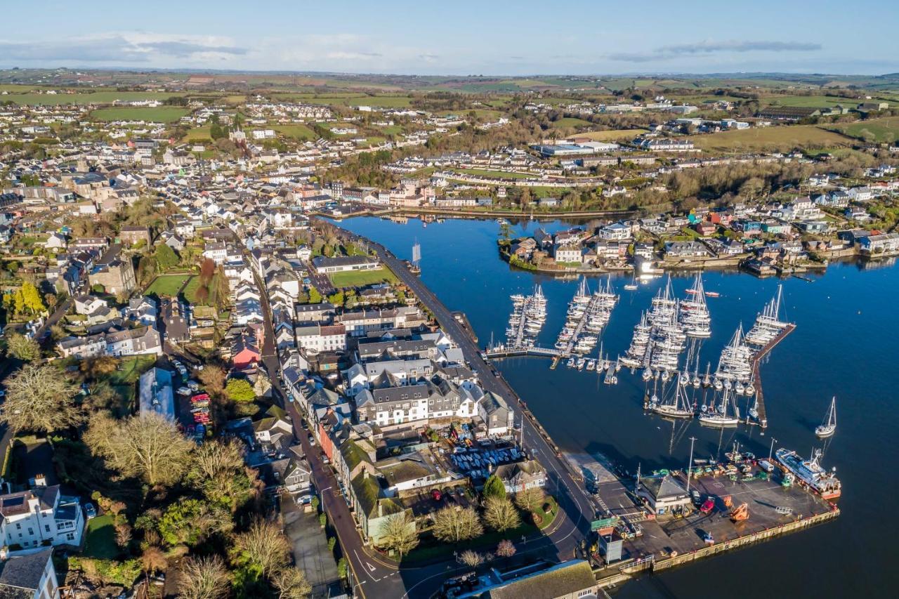 River Views,Kinsale, Hosted By Exquisite Holiday Homes, Sleeps 26 コーク エクステリア 写真